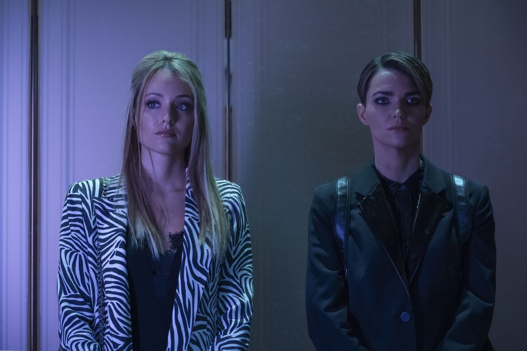 Julia Pennyworth (Christina Wolfe, l.); Kate Kane (Ruby Rose, r.) - Bildquelle: 2020 The CW Network, LLC. All rights reserved.