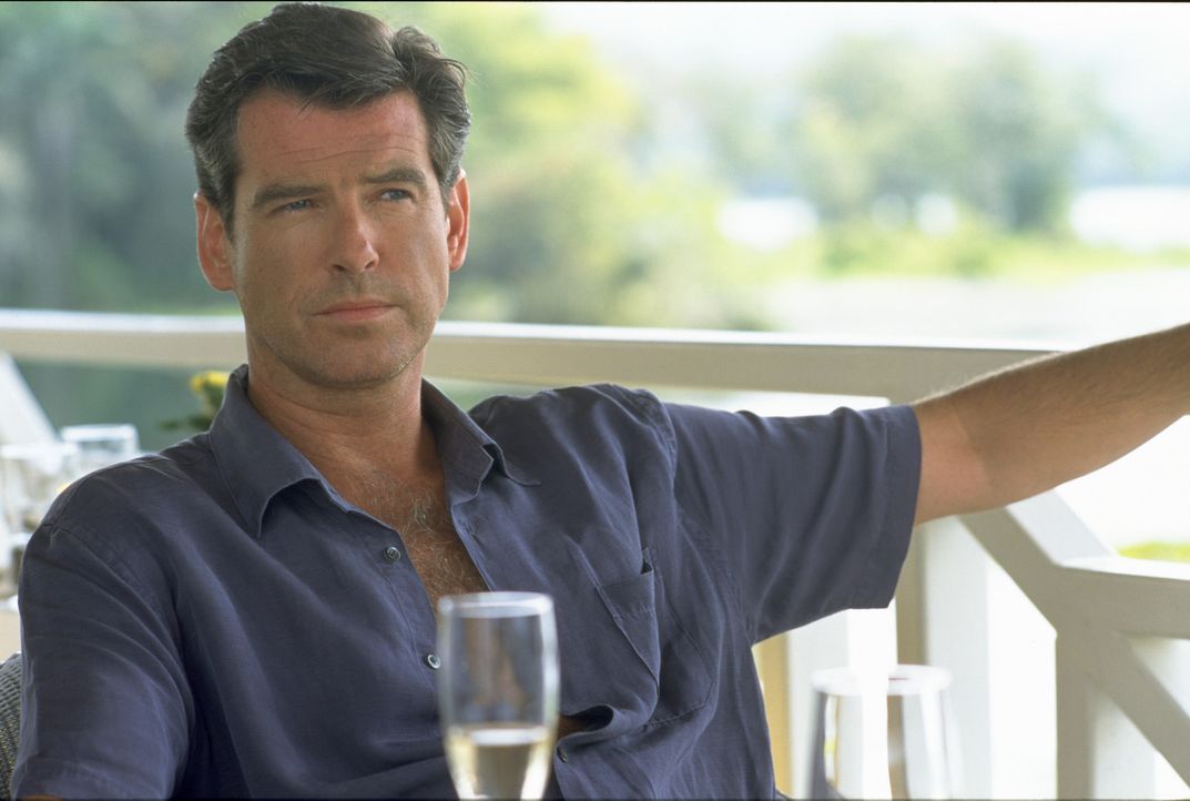 Wo immer er im Einsatz war, hat der britische Geheimagent Andrew Osnard (Pierce Brosnan) nichts als Ärger produziert ... - Bildquelle: 2003 Sony Pictures Television International.