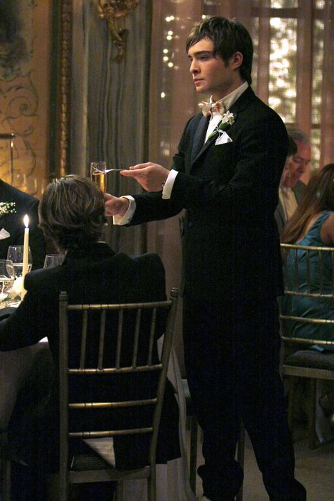 Romantisch: Chuck (Ed Westwick) hält eine Rede über die Liebe. Seine Muse ist ganz klar die wunderschöne Blair ... - Bildquelle: Warner Bros. Television