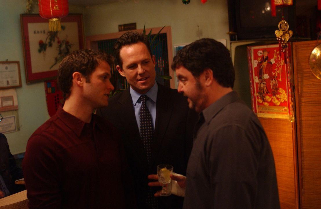 Haben alle ein Geheimnis, das sie bedrückt: (v.l.n.r.) Sean (Steven Pasquale), Johnny (Dean Winters) und Lou (John Scurti) ... - Bildquelle: SONY 2006 CPT Holdings, Inc. All Rights Reserved.