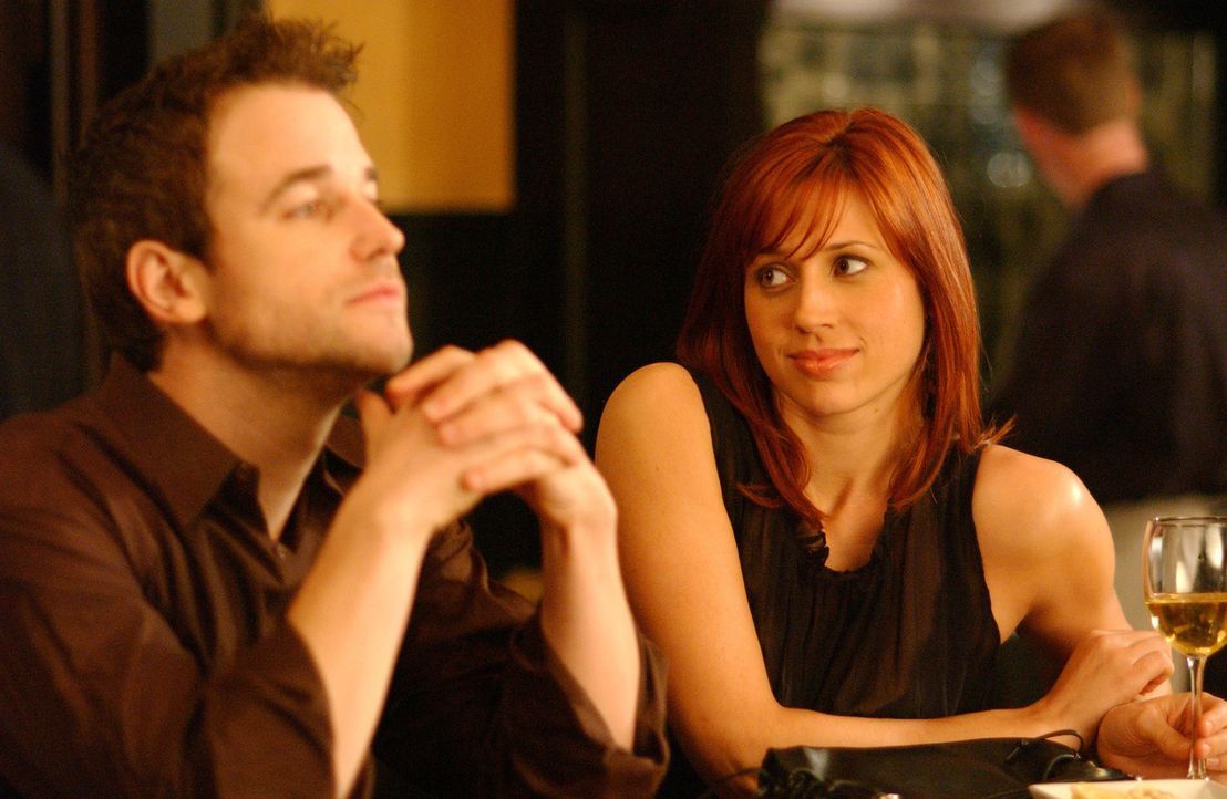 David (Todd Babcock, r.) und Holly (Kristen Miller, l.) sind eigentlich Geschäftspartner, doch die beiden Karrieretypen fühlen sich sofort zueinan... - Bildquelle: 2005 Sony Pictures Home Entertainment Inc. All Rights Reserved.