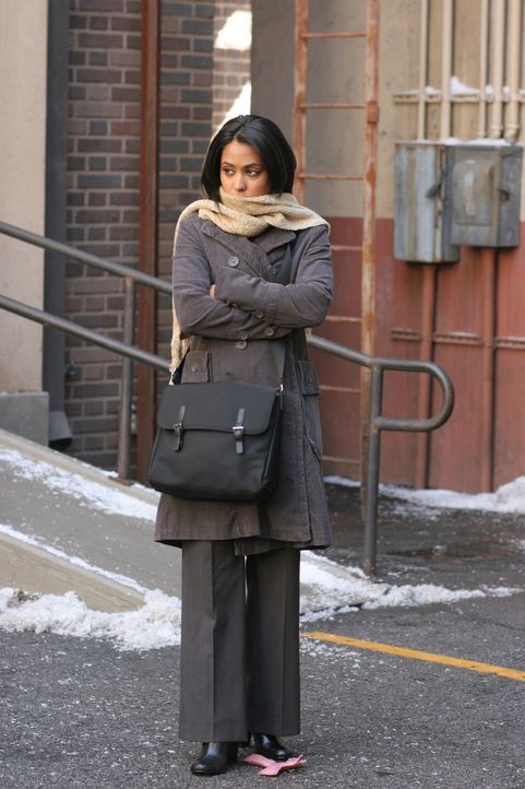 Neela (Parminder Nagra) bekommt die Nachricht, dass sie in der Chirurgie angenommen wurde - kann sich aber trotzdem nicht wirklich freuen, da Michae... - Bildquelle: Warner Bros. Television