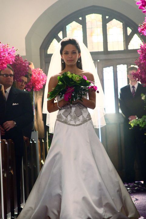 Liebt sie ihn wirklich oder heiratet Lana (Kristin Kreuk) Lex nur, weil sein Vater sie erpresst? - Bildquelle: Warner Bros.