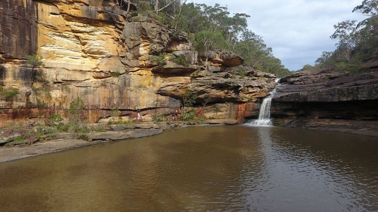 Nur ca. 75 Minuten süd-westlich von Sydney ist dieser Wasserfall an den "Mermaid Pools" in Tahmoor, New South Wales, in Australien zu finden. Ein pe... - Bildquelle: 2017,The Travel Channel, L.L.C. All Rights Reserved