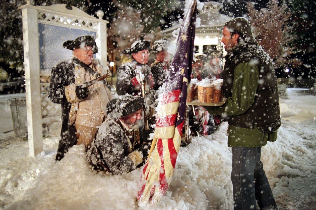 Endlich Schnee in Stars Hollow! Doch als es einfach nicht mehr aufhören will zu schneien, wird das weiße Nass nicht nur für Luke (Scott Patterson, r... - Bildquelle: 2000 Warner Bros.