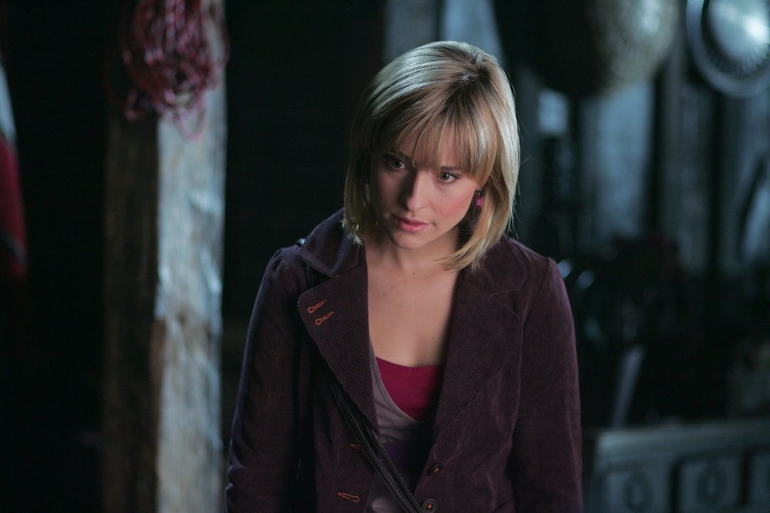 Nicht nur Clark, sondern auch Chloe (Allison Mack) wird für verrückt erklärt ... - Bildquelle: Warner Bros.