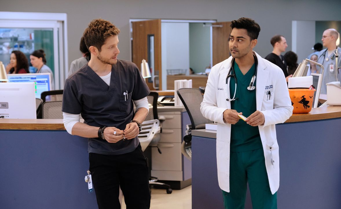 Dr. Conrad Hawkins (Matt Czuchry, l.); Dr. Devon Pravesh (Manish Dayal, r.) - Bildquelle: 2018-2019 Twentieth Century Fox Film Corporation. All rights reserved.