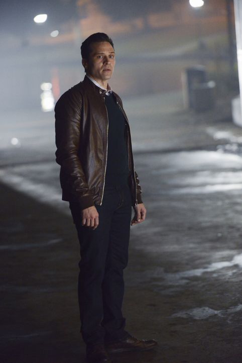 Weil er sich selbst so viele Schuldgefühle macht, ist Kevin (Seamus Dever) besessen davon, den Mörder zu finden ... - Bildquelle: David Moir ABC Studios / David Moir