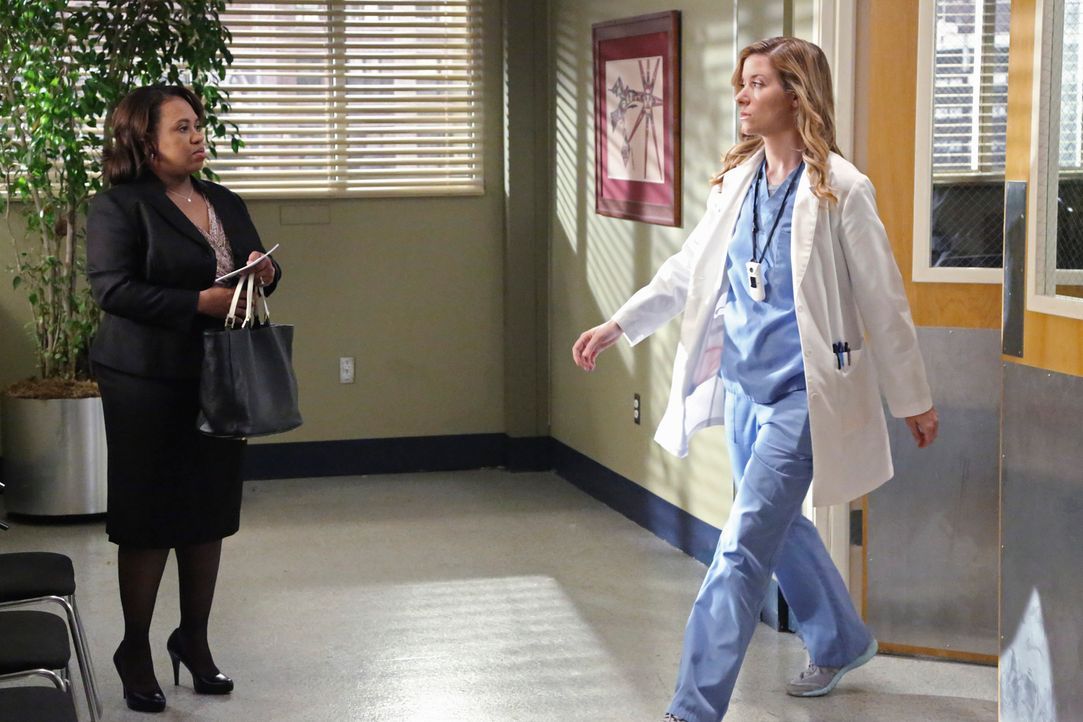 Bailey (Chandra Wilson, l.) wird beschuldigt, eine Infektionskrankheit ins Krankenhaus geschleppt zu haben und Leah (Tessa Ferrer, r.) wurde es verb... - Bildquelle: ABC Studios