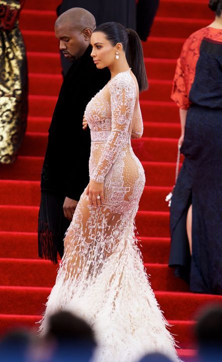 Met Gala 2015: Kim Kardashian - Bildquelle: Alberto Reyes/WENN.com