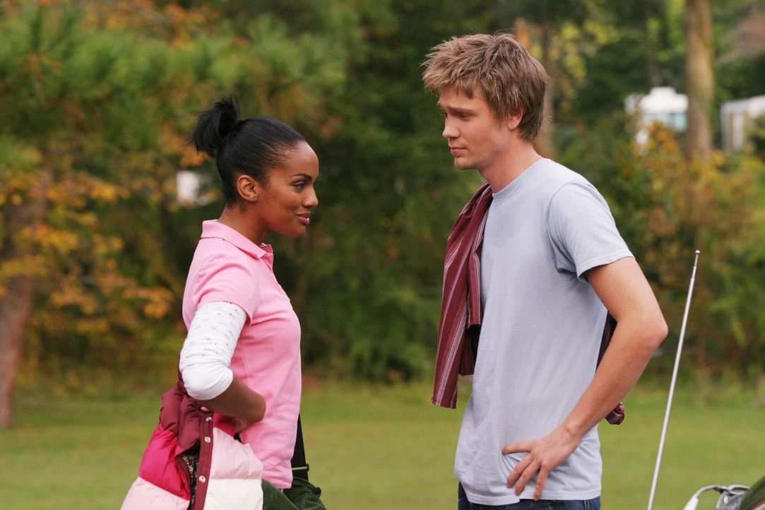 Ein unerwartetes Wiedersehen: Lucas (Chad Michael Murray, r.) und Faith (Mekia Cox, l.) haben sich nach all den Jahren viel zu erzählen ... - Bildquelle: Warner Bros. Pictures