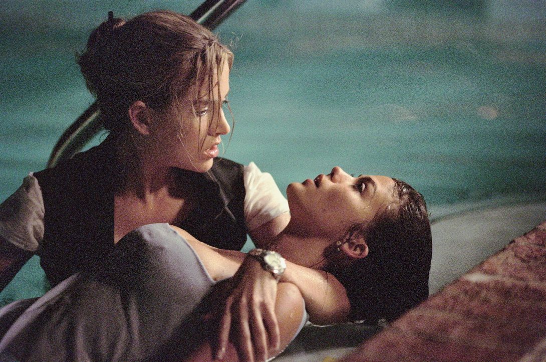 Ein Ende mit Schrecken erwartet und Adrien (Lori Heuring, l.) Brittany (Susan Ward, r.) ... - Bildquelle: Warner Bros.