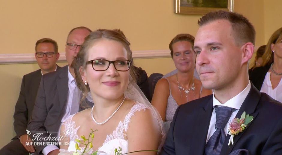 Hochzeit Auf Den Ersten Blick Video Entscheidetchristina Sich Im Letzten Moment Gegen Julian Sixx