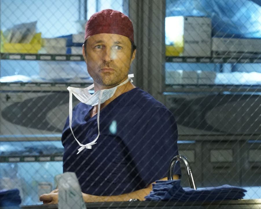 Immer im Einsatz um Leben zu retten: Nathan (Martin Henderson) ... - Bildquelle: Kelsey McNeal ABC Studios
