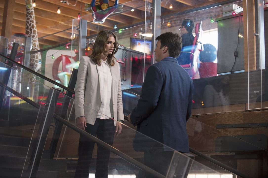 Endlich können sie wieder gemeinsam an einem Fall arbeiten: Kate Beckett (Stana Katic, l.) und Richard Castle (Nathan Fillion, r.) müssen herausfind... - Bildquelle: ABC Studios