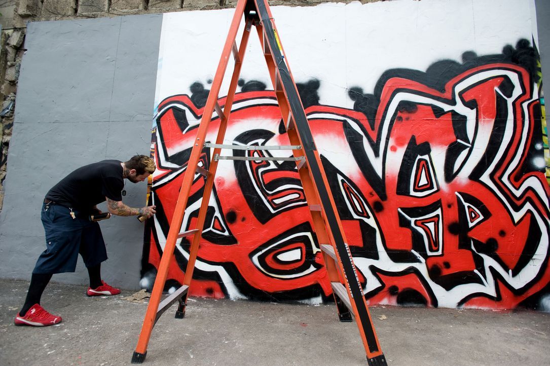 Josh Woods hat nur wenig Erfahrung im Bereich Graffiti. Wird ihm diese Aufgabe Probleme machen? - Bildquelle: Fernando Leon Spike TV