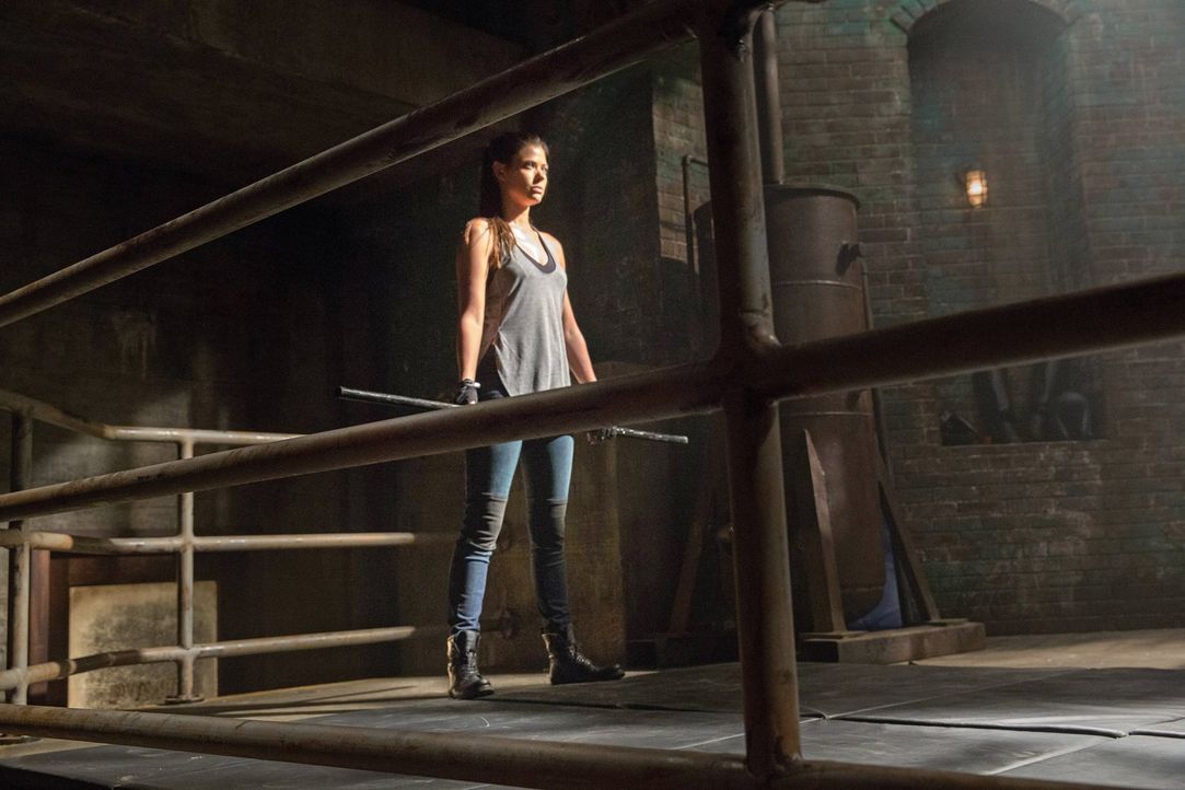 Wie weit wird Cara (Peyton List) gehen, um Stephen zu unterstützen? - Bildquelle: Warner Bros. Entertainment, Inc