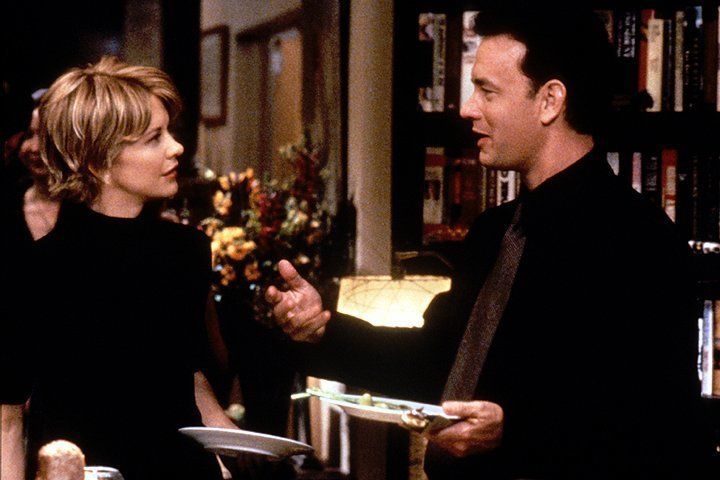 Noch ahnen Kathleen Kelly (Meg Ryan, l.) und Joe Fox (Tom Hanks, r.) nicht, dass sie im Cyberspace sehr gute, anonyme Freunde sind. Im realen Leben... - Bildquelle: Warner Bros. Pictures