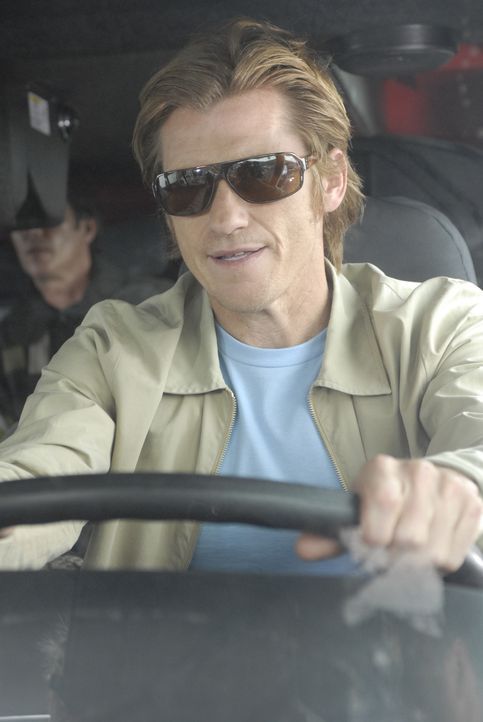 Tommy (Denis Leary) zeigt Valerie auf eindringliche Weise, an was für einer Art von Beziehung er interessiert ist ... - Bildquelle: 2007 Sony Pictures Television Inc. All Rights Reserved