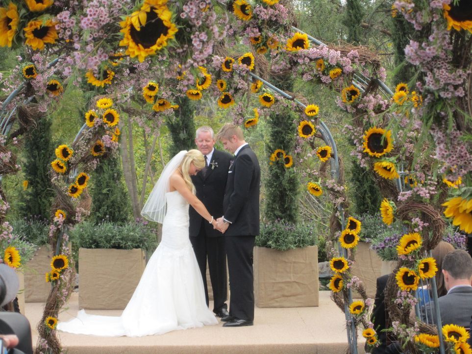 (4. Staffel) - Die perfekte Hochzeit wünscht sich jede Braut und Dank des Wedding-Planers David Tutera geht dieser Traum auch in Erfüllung ... - Bildquelle: 2012 PilgrimStudios