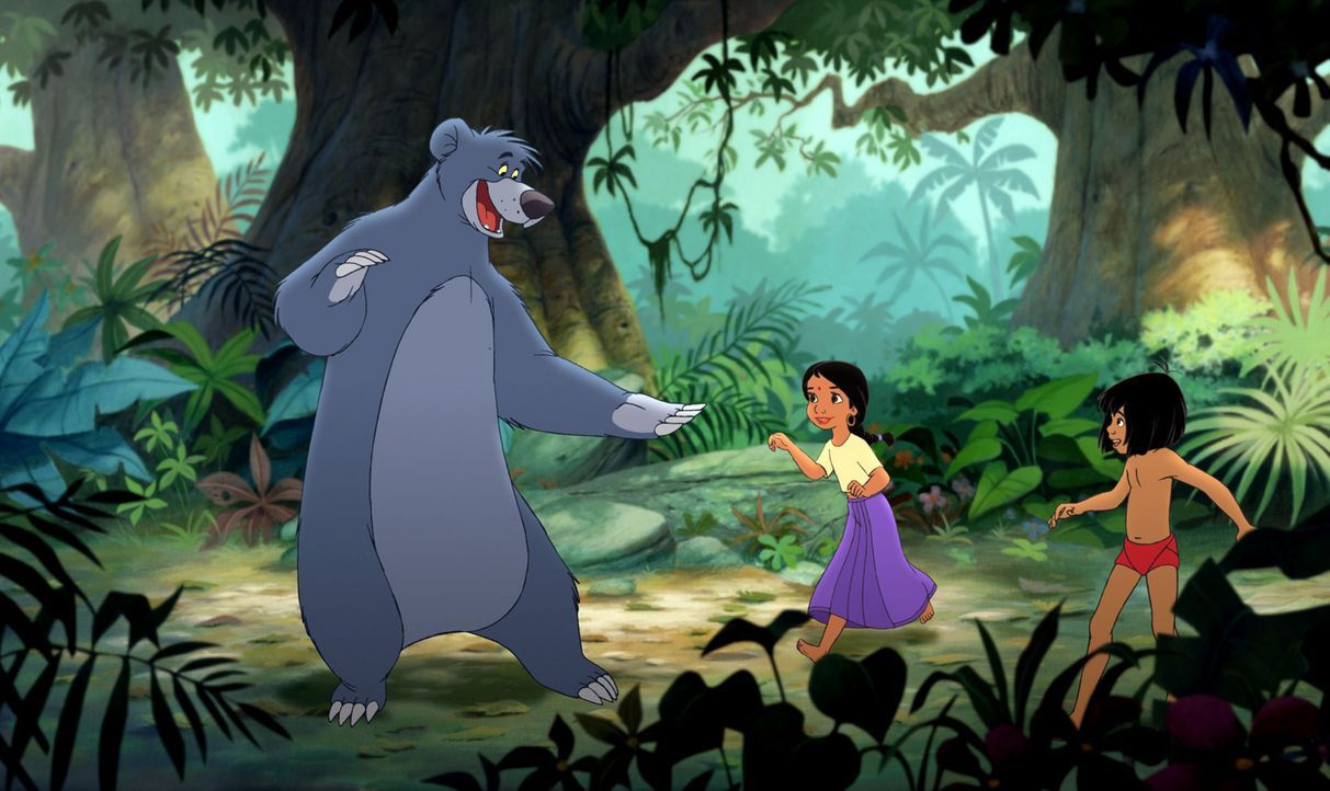 Gemeinsam haben Balu (l.), Mogli (r.) und Shanti (M.) im Dschungel viel Spaß ... - Bildquelle: Disney Enterprises, Inc. All rights reserved.