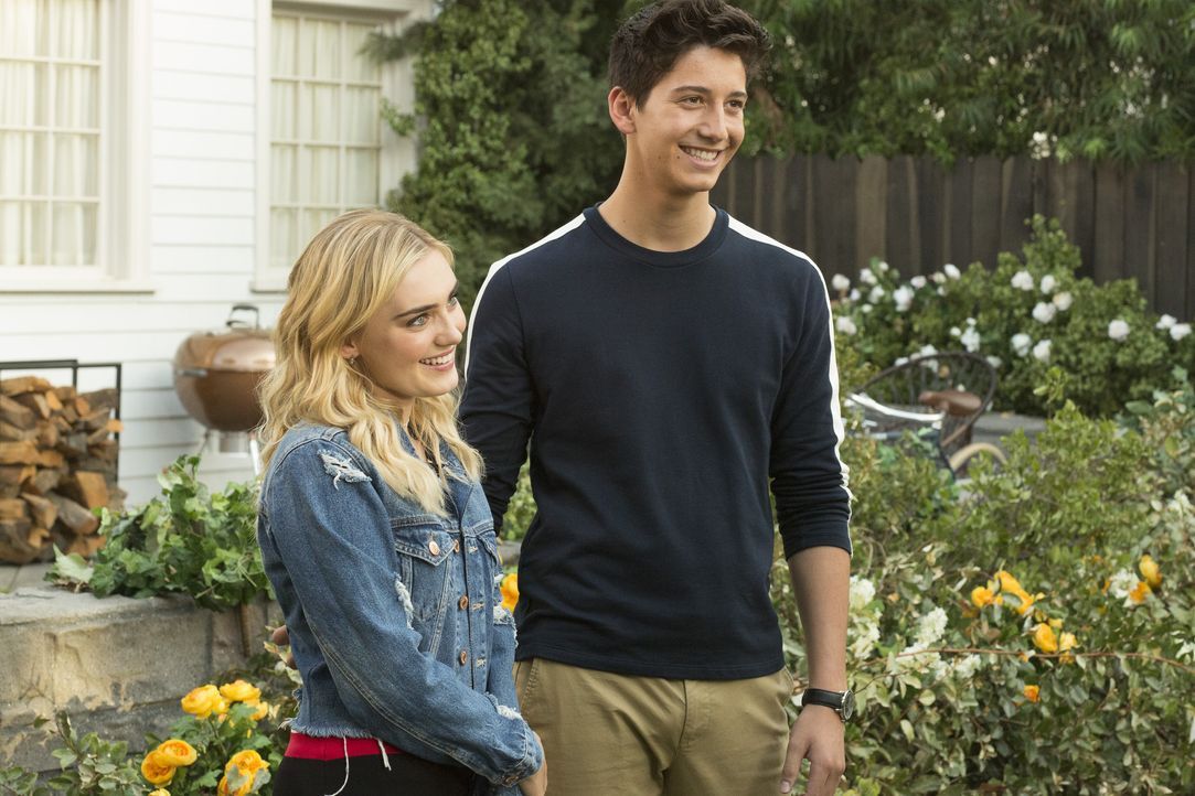 Taylor (Meg Donnelly, l.); Pierce (Milo Manheim, r.) - Bildquelle: Michael Ansell 2018 American Broadcasting Companies, Inc. All rights reserved. / Michael Ansell