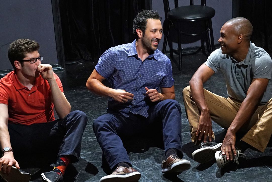 Edgar (Desmin Borges, M.) gibt bei seinem ersten Impro-Theater-Auftritt alles, in der Hoffnung, Jimmy von seinem Talent zu überzeugen. Wird Jimmy üb... - Bildquelle: 2015 Fox and its related entities.  All rights reserved.