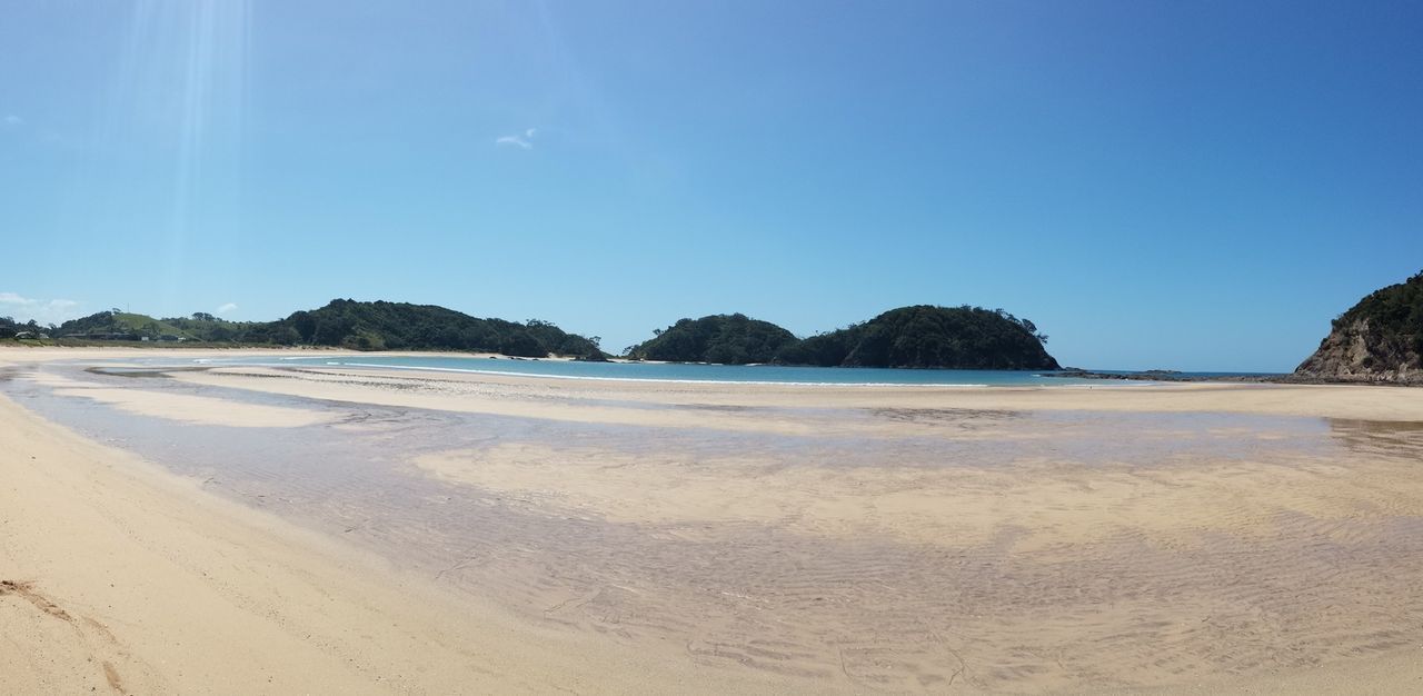 Der Matapouri Beach in Neuseeland besteht aus weißem Sandstrand und türkisblauem Wasser. Ein wahres Paradies für Wasserratten ... - Bildquelle: 2016, The Travel Channel, L.L.C. All Rights Reserved