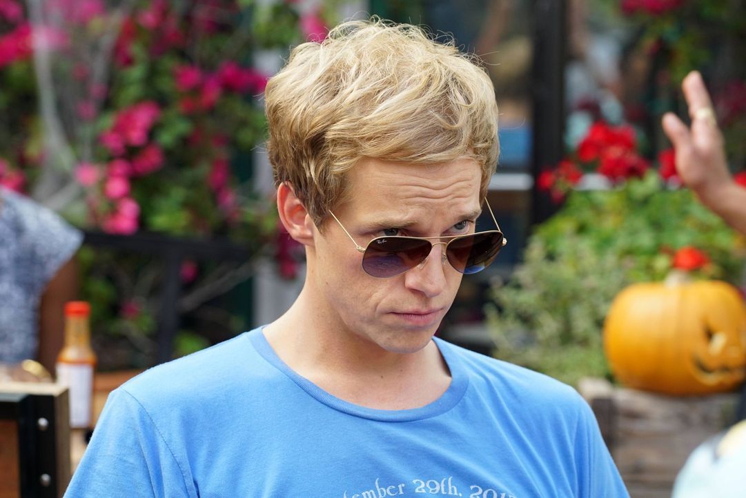 Jimmy (Chris Geere) überlegt sich etwas ganz besonderes für seine Freundin, um sie aus dem tiefen Loch zu holen, in dem sie sich momentan befindet .... - Bildquelle: 2015 Fox and its related entities.  All rights reserved.