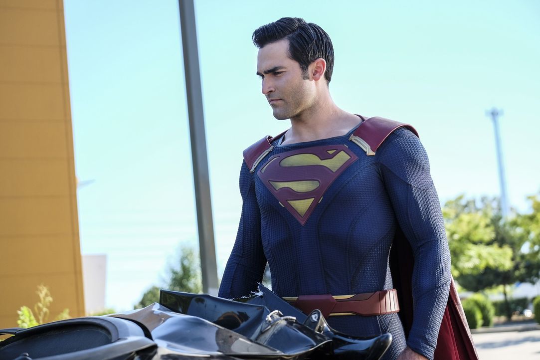 Muss Kara alias Supergirl retten: Clark alias Superman (Tyler Hoechlin) ... - Bildquelle: 2016 Warner Bros. Entertainment, Inc.