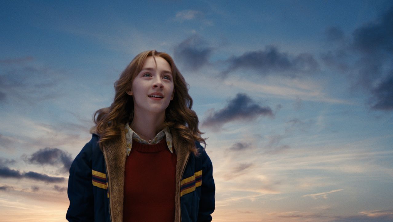 In einer magischen Welt zwischen Himmel und Erde gefangen, kann Suzie (Saoirse Ronan) beobachten, wie ihre Familie mit ihrem gewaltsamen Tod nicht f... - Bildquelle: 2009 DW Studios L.L.C. All Rights Reserved.