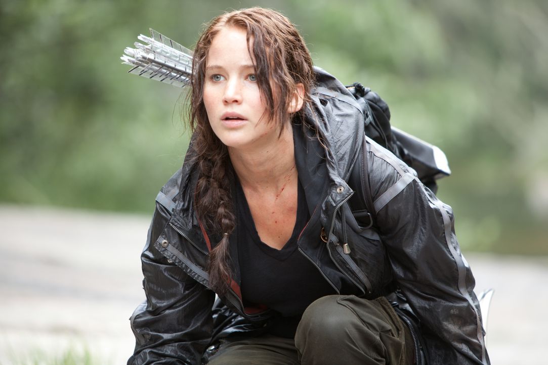 Die 16-jährige Katniss (Jennifer Lawrence) aus Distrikt 12 wird zu den mörderischen 74. Hungerspielen in die Arena geschickt. Bereits innerhalb der... - Bildquelle: Studiocanal GmbH