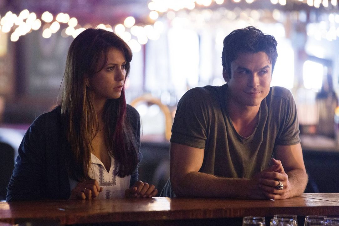 Elena und Damon haben endlich zueinander gefunden - Bildquelle: Warner Bros. Entertainment Inc.