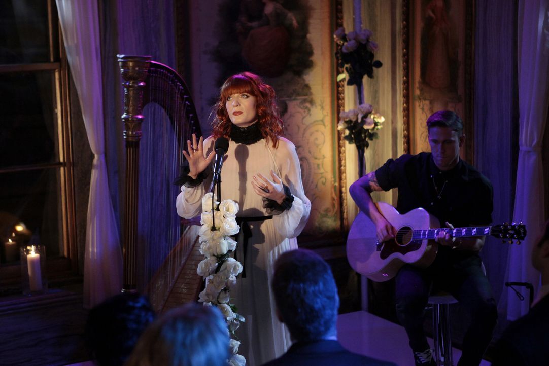 Stellen ihr Können unter Beweis: Florence and the Machine ... - Bildquelle: Warner Bros. Television