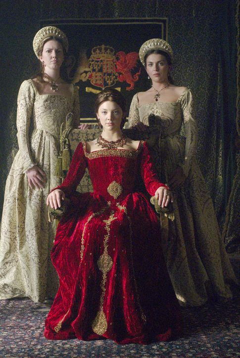 Wird zur Marquess of Pemproke ernannt: Anne Boleyn (Natalie Dormer, M.) ... - Bildquelle: 2008 TM Productions Limited and PA Tudors II Inc. All Rights Reserved.