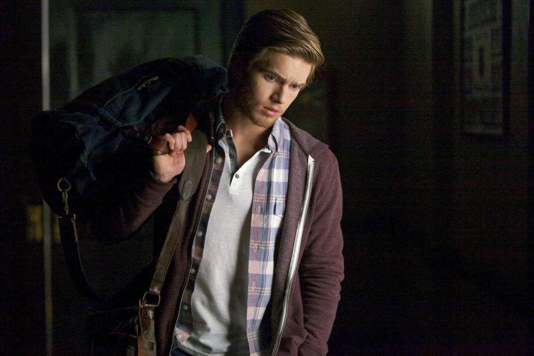 Ist der smarte Luke (Chris Brochu) tatsächlich nur ein harmloser Student? - Bildquelle: Warner Brothers