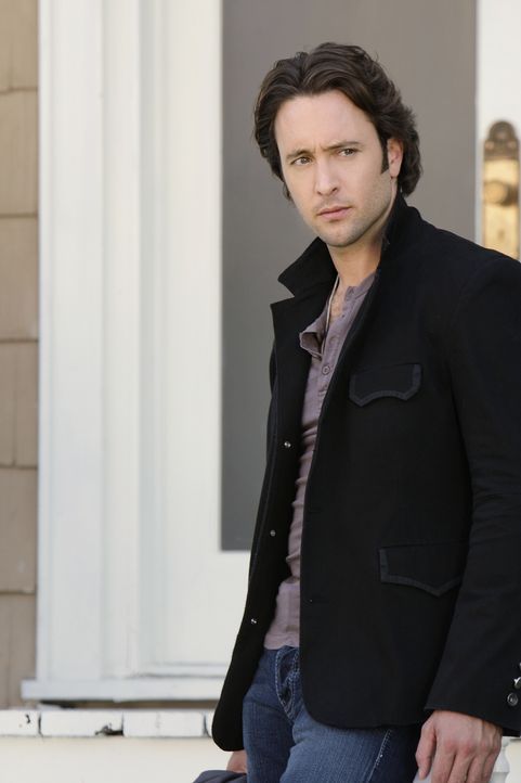 Ist seine Liebe so groß, dass er ihr den Gefallen erfüllt? Mick (Alex O'Loughlin) soll den entführten Lebensgefährten von Beth wiederfinden ... - Bildquelle: Warner Brothers