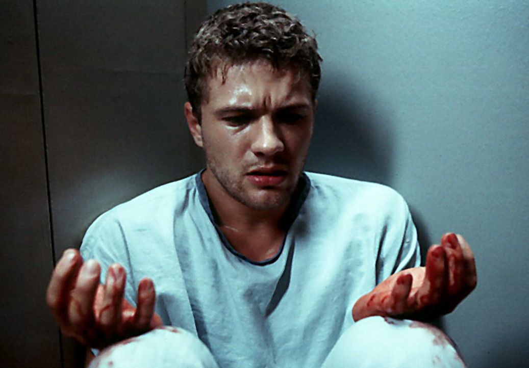 Simon (Ryan Phillippe) ist total verwirrt. Überall ist Blut. Was hat er getan? - Bildquelle: Miramax Films