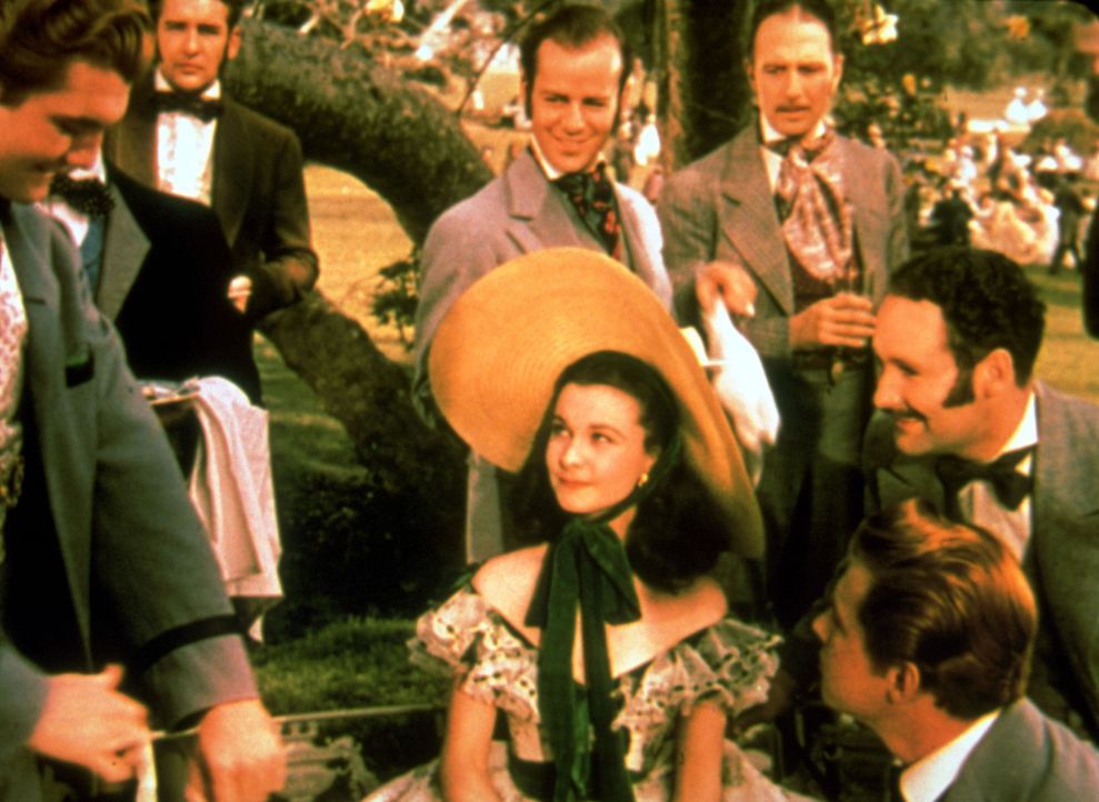 Immer im Mittelpunkt des Geschehens: Scarlett O'Hara (Vivien Leigh, M.) ... - Bildquelle: Metro-Goldwyn-Mayer (MGM)