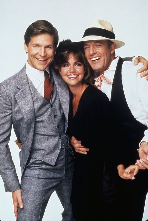 Gerade als Kay (Sally Field, M.) mit ihrem neuen Verlobten Rupert (Jeff Bridges, l.) ein neues Leben beginnen will, erscheint der Geist ihres vor dr... - Bildquelle: Twentieth Century Fox Film Corporation