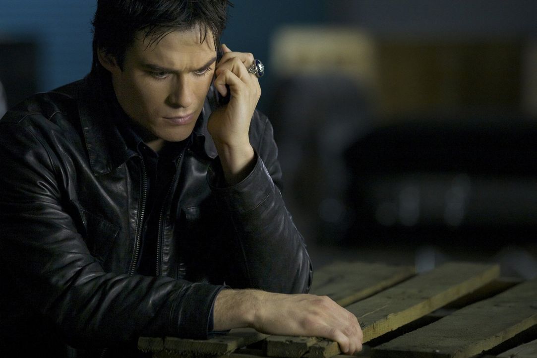Wird es Damon Salvatore (Ian Somerhalder) gelingen, Klaus' Körper vor Alaric zu verstecken? - Bildquelle: Warner Brothers