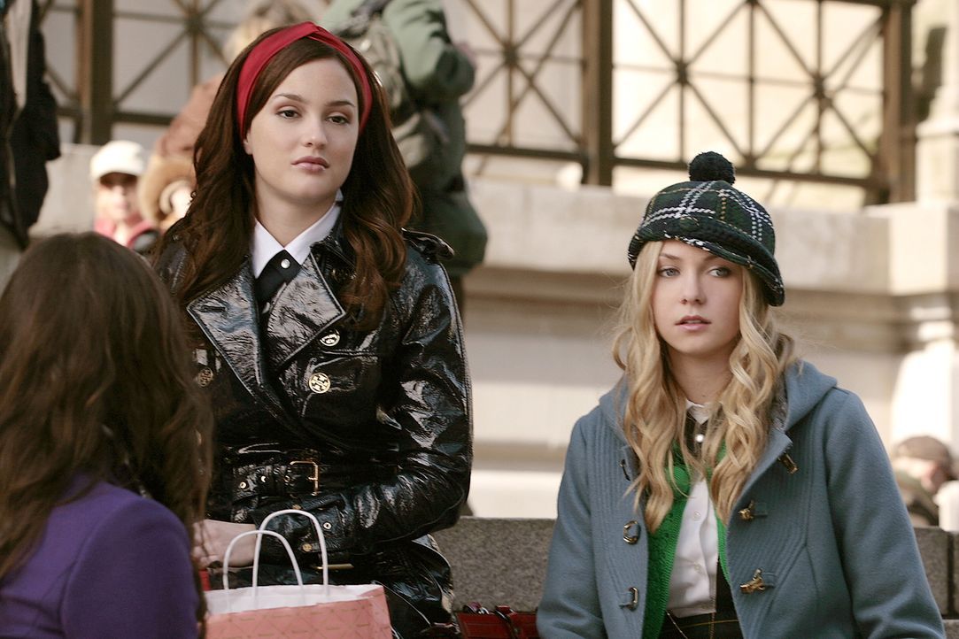 Noch schaut Jenny (Taylor Momsen, r.) zu Blair (Leighton Meester, l.) auf. Doch es dauert nicht lange und ihr Verhältnis ändert sich schlagartig ... - Bildquelle: Warner Brothers
