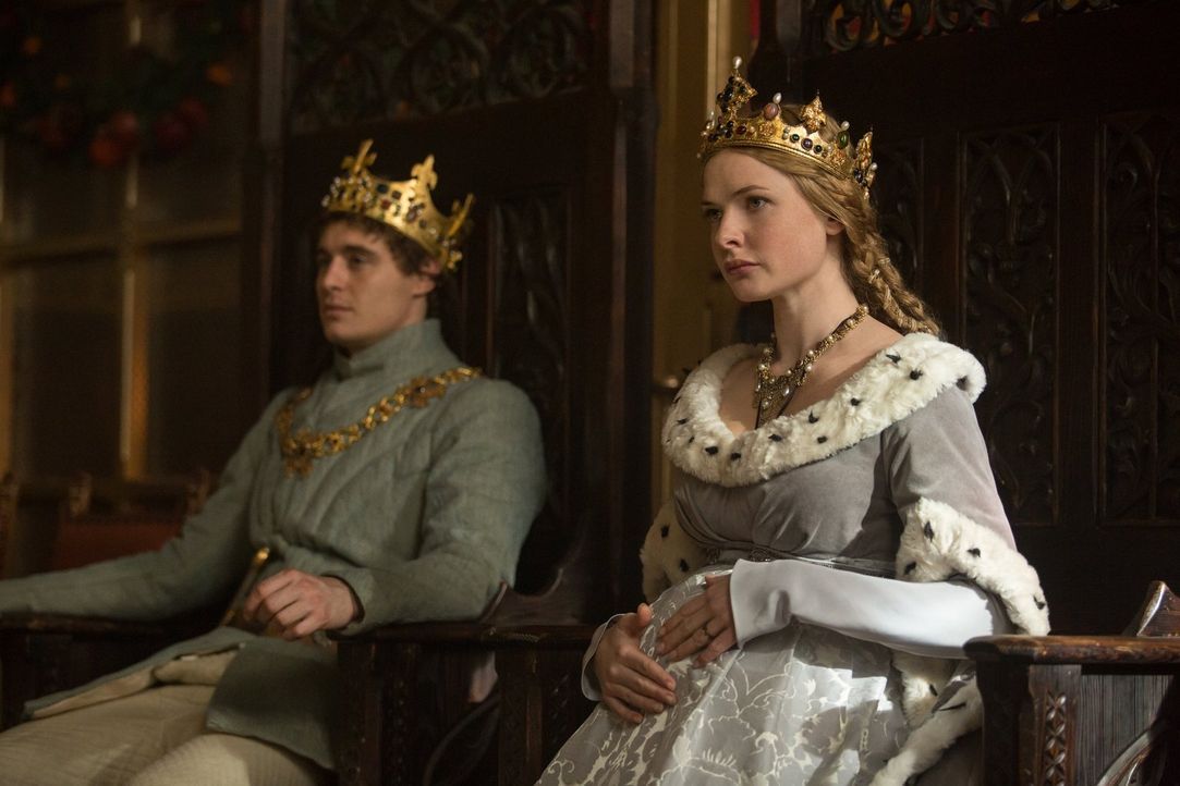 Die Ehe zwischen Edward (Max Irons, l.) und Elizabeth (Rebecca Ferguson, r.) wird sehr belastet, was der Öffentlichkeit jedoch verborgen bleiben so... - Bildquelle: 2013 Starz Entertainment LLC, All rights reserved