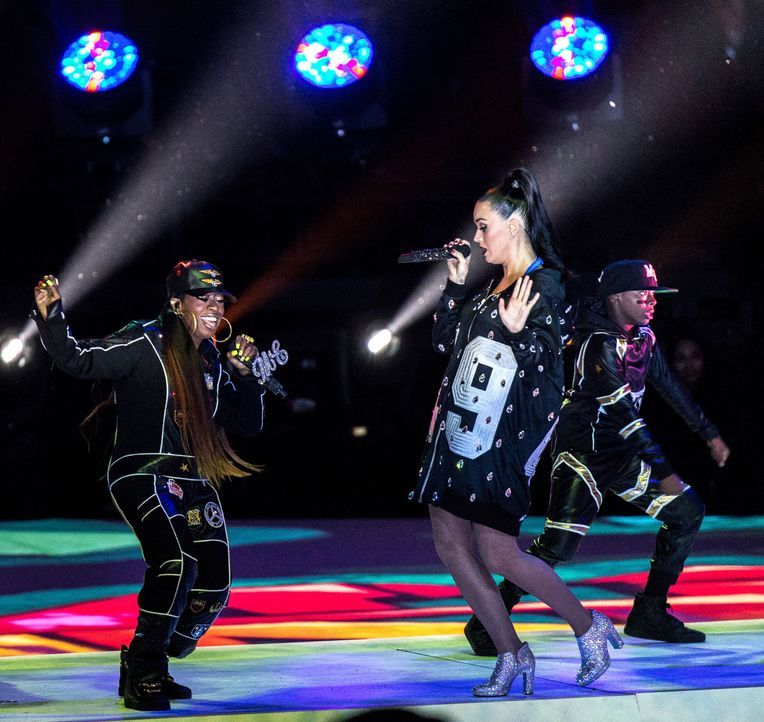 Missy Elliott und Katy Perry - Bildquelle: ANDY LYONS / GETTY IMAGES NORTH AMERICA / AFP