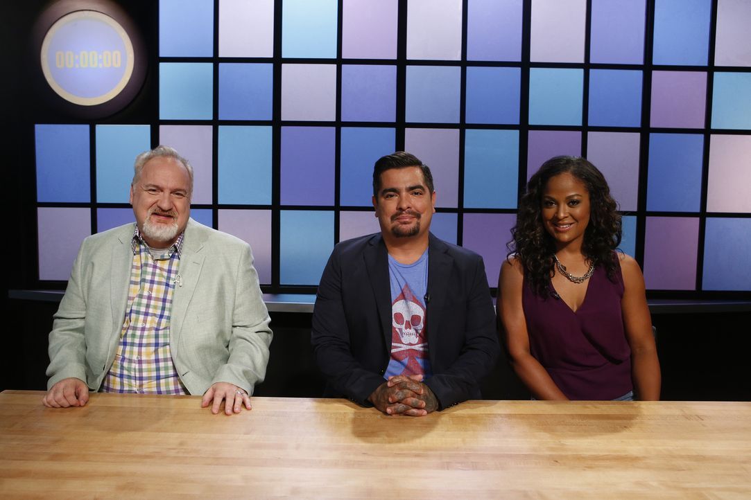 Vier Juniorköche stellen sich der Jury, aber nur einer kann Chopped-Champion werden: (v.l.n.r.) Art Smith, Aaron Sanchez und Laila Ali läuft bereits... - Bildquelle: Jason DeCrow 2015, Television Food Network, G.P. All Rights Reserved