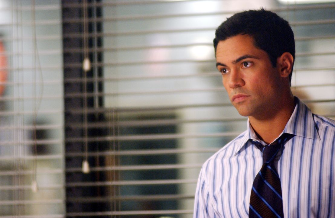 Auf der Suche nach Daniela stößt Detective Scott Valens (Danny Pino) auf eine tragische Liebesgeschichte ... - Bildquelle: Warner Bros. Television