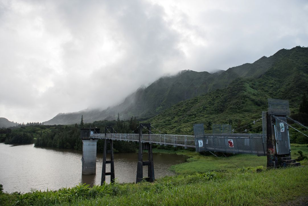 Diese Brücke führt zu den "Lulumahu Falls" in Honolulu auf Hawaii. Schon der Weg zum Badespot über diese Brücke ist beeindruckend ... - Bildquelle: 2017,The Travel Channel, L.L.C. All Rights Reserved