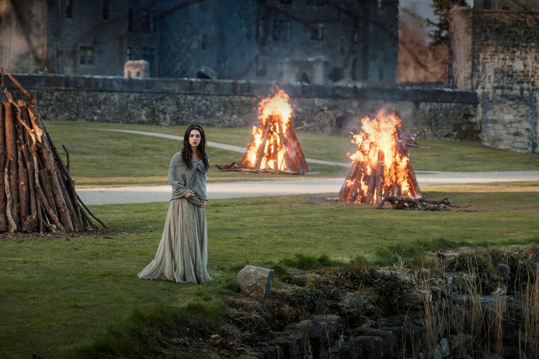 Alles ist neu, aufregend und auch ein wenig bedrohlich für sie: Mary (Adelaide Kane), die junge Königin von Schottland, bei ihrer Ankunft am französ... - Bildquelle: Joss Barratt 2013 The CW Network, LLC. All rights reserved.