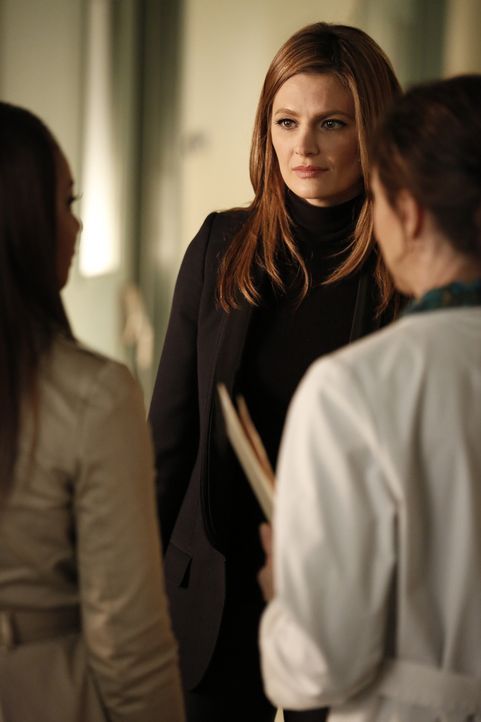 Während Alan wieder einmal einen Anschlag überlebt, heftet sich Kate (Stana Katic) an die Fersen von LokSat ... - Bildquelle: Tyler Golden 2016 American Broadcasting Companies, Inc. All rights reserved. / Tyler Golden