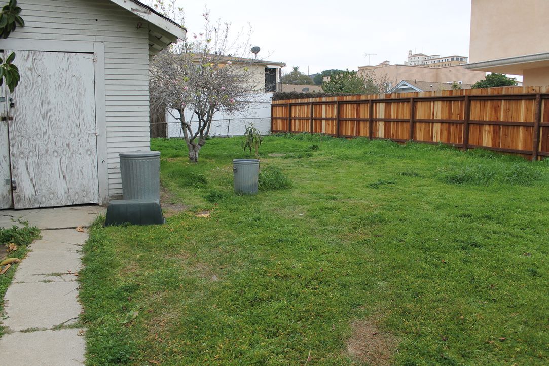 Nachdem Peter und Leah voller Stolz ihr Fachwerkhaus hergerichtet haben, soll nun auch endlich der Garten einen neunen Glanz bekommen und Sara weiß... - Bildquelle: 2013, DIY Network/Scripps Networks, L.L.C. All rights Reserved